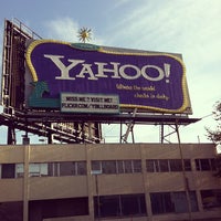 Photo taken at Yahoo! Sign by Steve R. on 12/7/2011