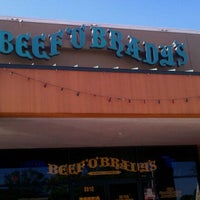 Foto tomada en Beef &amp;#39;O&amp;#39; Brady&amp;#39;s  por David M. el 11/27/2011