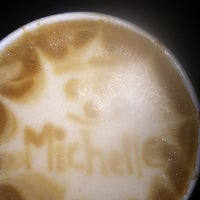 Foto tirada no(a) Cafe Romeo por michelle L. em 4/11/2012