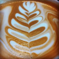 รูปภาพถ่ายที่ Not Just Coffee โดย Jason Y. เมื่อ 1/29/2012