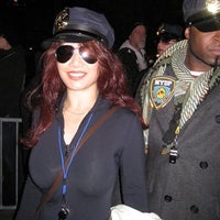 Photo prise au Dance Parade NYC par VideoDanceTV le2/16/2012