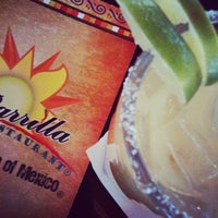 Снимок сделан в La Parrilla Mexican Restaurant пользователем Kristi M. 11/18/2011
