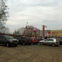 Photo taken at Строительный рынок Радуга ЛКР by Владислав on 4/18/2012
