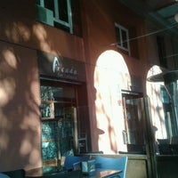 Foto diambil di Cafeteria Arcada oleh Loreto B. pada 2/20/2012