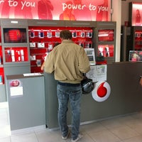 Foto scattata a Vodafone Store da Yousef A. il 9/1/2012