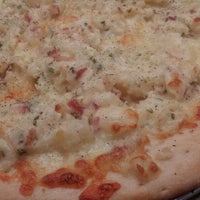 Photo prise au Providence Pizza Co par Joseph R. le9/13/2012