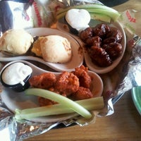 Photo taken at Applebee&amp;#39;s Grill + Bar by ICYUNV C. on 8/11/2012