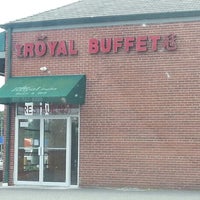 รูปภาพถ่ายที่ Royal Buffet Sushi and Grill โดย Ana V. เมื่อ 8/1/2012