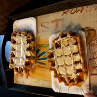 Foto tirada no(a) La Maison des Waffles por Martina K. em 2/17/2012