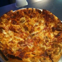 Снимок сделан в Matthew&amp;#39;s Pizza пользователем Nick C. 5/5/2012