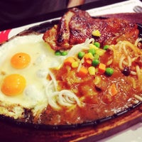 Foto tomada en Hotplate Steak House (赤堂鐵板牛排)  por Christine el 8/4/2012