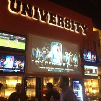 Das Foto wurde bei University Sports Bar von Rodrigo G. am 5/4/2012 aufgenommen