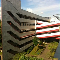 Photo taken at School Of Digital Media And Infocomm Technology (DMIT), Singapore Polytechnic by Afiq S. on 7/18/2011