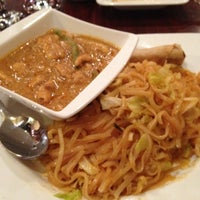 Foto diambil di Na Siam Thai Cuisine oleh Michael K. pada 7/15/2012