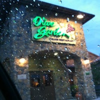 Photo taken at Olive Garden by Lindsey A. on 4/28/2012
