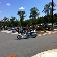 Foto scattata a Cox&#39;s Harley-Davidson Of Rock Hill da Kathleen T. il 9/10/2011