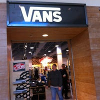 vans store stonestown