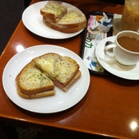 Photo taken at 上島珈琲店 アトレ川崎店 by まよ on 7/15/2012