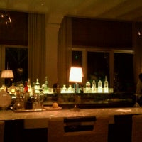 Photo taken at The Veranda Bar/Lobby Lounge at Hotel Casa Del Mar by Jorgette Joanne on 11/7/2011