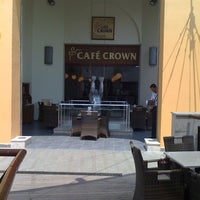 Photo taken at Cafe Crown by Gezgin on 7/31/2011