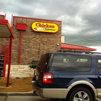 4/4/2012 tarihinde Melissa W.ziyaretçi tarafından Chicken Express'de çekilen fotoğraf