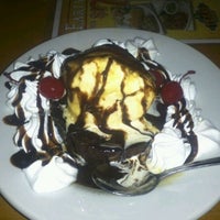 Photo taken at Texas Roadhouse by Laurel L. on 4/2/2012