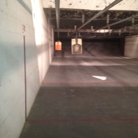 2/28/2012 tarihinde Eamonn M.ziyaretçi tarafından Firing Line Gun Range'de çekilen fotoğraf