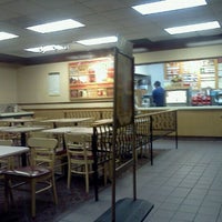 Photo taken at Wendy&amp;#39;s by Luis R. on 9/14/2011