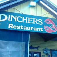 Foto tomada en Pincher&amp;#39;s Restaurant  por Jennifer M. el 12/13/2011