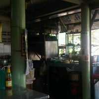 Photo taken at ร้านอาหารอิสลาม รามคำแหง 59 (Halal Food) by Wan S. on 1/5/2012
