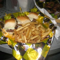 Photo taken at Chicago Burger Co. by Ramón R. on 1/7/2012