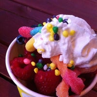 Photo taken at Utopia Frozen Yogurt and Coffee House by Yoshi G. on 8/20/2011