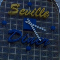 11/20/2011 tarihinde Danny M.ziyaretçi tarafından Seville Diner'de çekilen fotoğraf