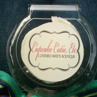 รูปภาพถ่ายที่ Cupcake Cutie Etc. โดย Shelby P. เมื่อ 2/7/2011