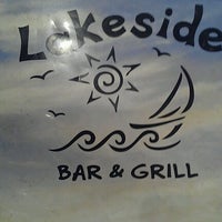 Снимок сделан в Lakeside Bar and Grill пользователем Kelly M. 8/4/2012
