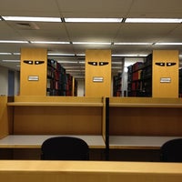 1/6/2012 tarihinde Kaitlynn B.ziyaretçi tarafından Health Sciences Library'de çekilen fotoğraf