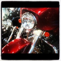 Foto scattata a Powder Keg Harley-Davidson da David D. il 7/17/2012