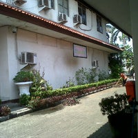 Photo taken at Kantor Pertanahan (BPN) Jakarta Barat by Condro R. on 9/21/2011