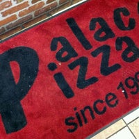 Снимок сделан в Palace Pizza - Mulberry пользователем George K. 9/2/2011