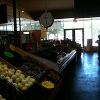 Photo taken at Epicurean Express by Saul G. on 7/16/2011