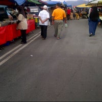 Pasar Malam Hari Ahad Simpang Empat