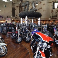Снимок сделан в Peterson&amp;#39;s Harley-Davidson of Miami пользователем Beto S. 6/18/2012