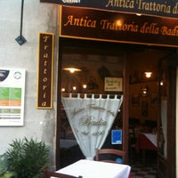 รูปภาพถ่ายที่ Antica Trattoria della Badia โดย Laura L. เมื่อ 9/29/2011