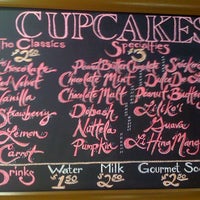 5/12/2011にKoreankitkatがLet Them Eat Cupcakesで撮った写真