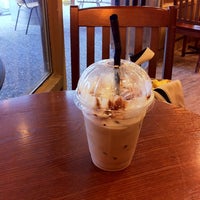 Photo taken at Tully&amp;#39;s coffee by BONDOUT55 on 8/30/2011