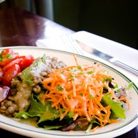 Das Foto wurde bei Restaurant Ducroix von Munch On Me am 7/11/2011 aufgenommen