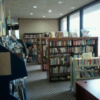 Das Foto wurde bei Friends of the Wichita Public Library Used Bookstore von Kristian S. am 3/31/2011 aufgenommen