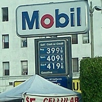 Photo taken at Mobil by In_D_house on 11/15/2011