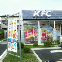 Photo taken at ケンタッキーフライドチキン 江の島店 by SAE☆YOSHIE on 8/31/2011