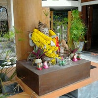 Photo taken at Pariya Resort &amp;amp; Villas Haad Yuan Koh Phangan by Kookai N. on 8/19/2011